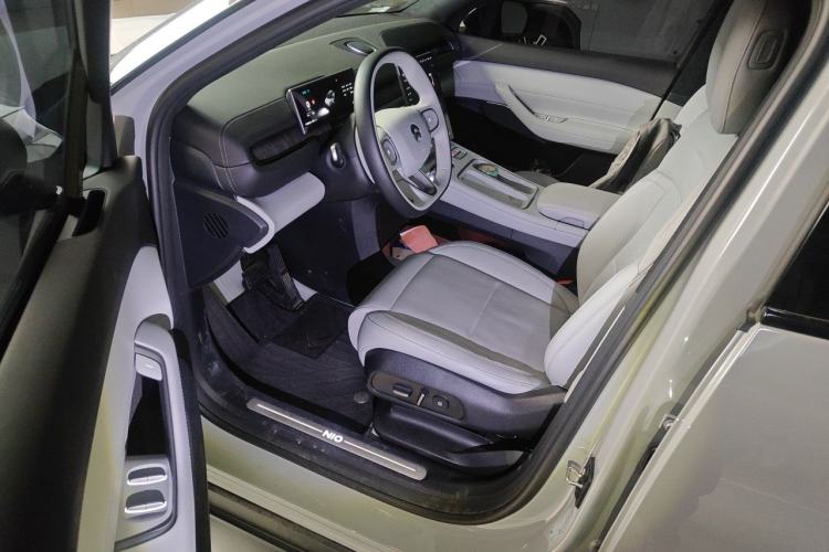 Used Nio ES6 2024 75 kWh Left Front Seat