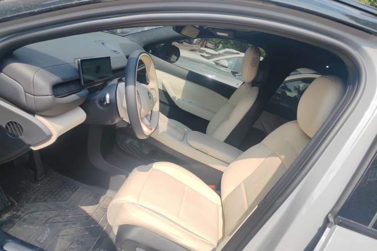 Used Nio ES6 2024 75 kWh Left Front Seat