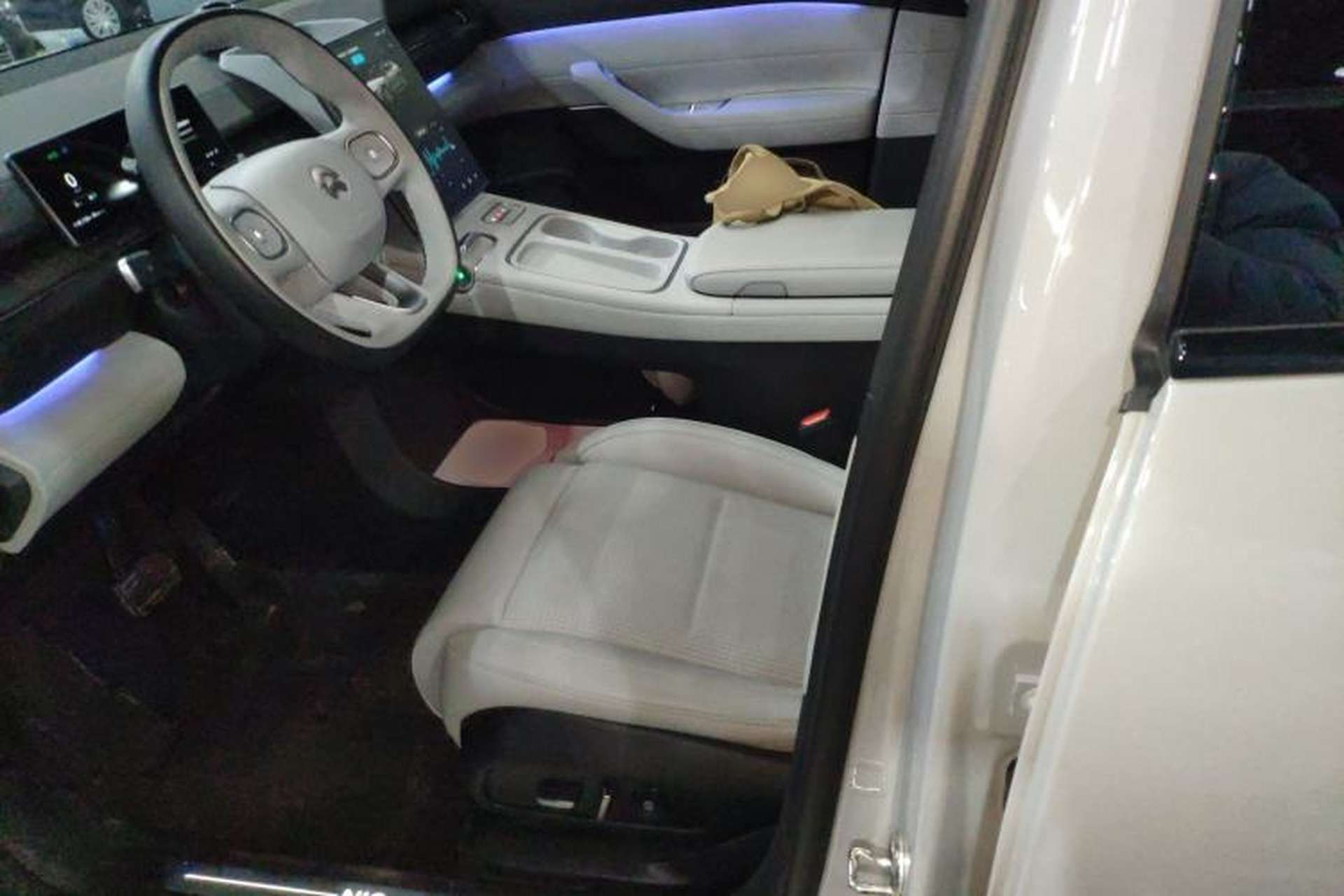 Used Nio ES6 2024 75 kWh Left Front Seat