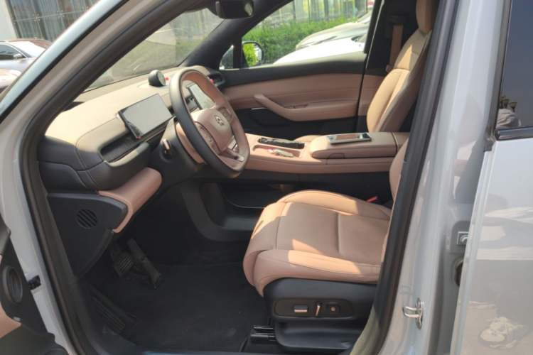 Used Nio ES6 2024 75 kWh Left Front Seat