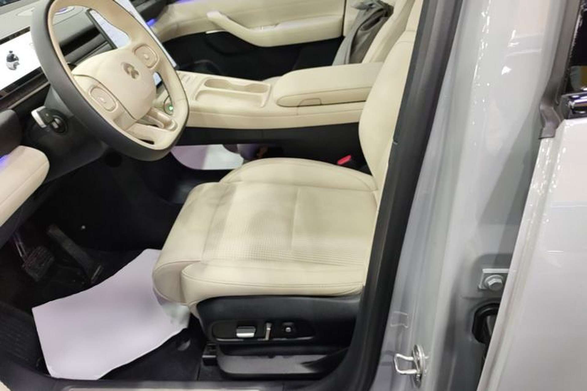 Used Nio ES6 2024 75 kWh Left Front Seat