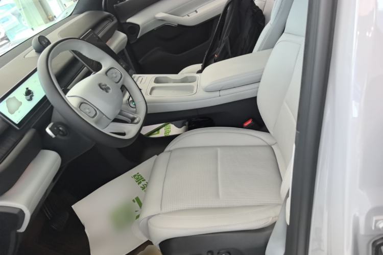Used Nio ES6 2024 75 kWh Left Front Seat