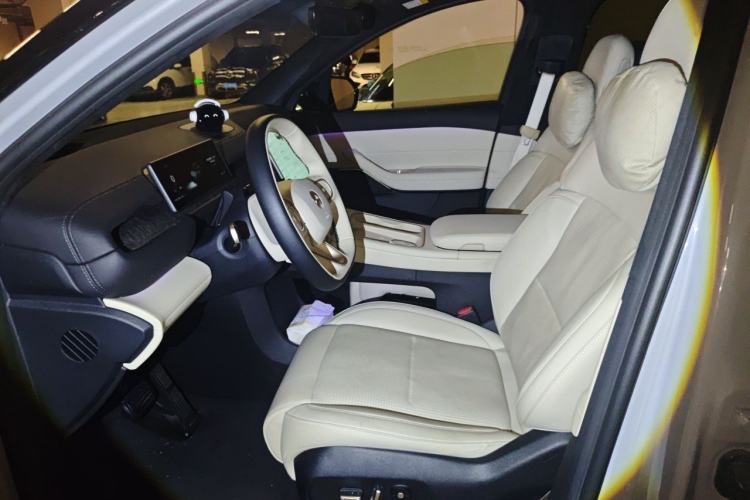 Used Nio ES6 2024 75 kWh Left Front Seat