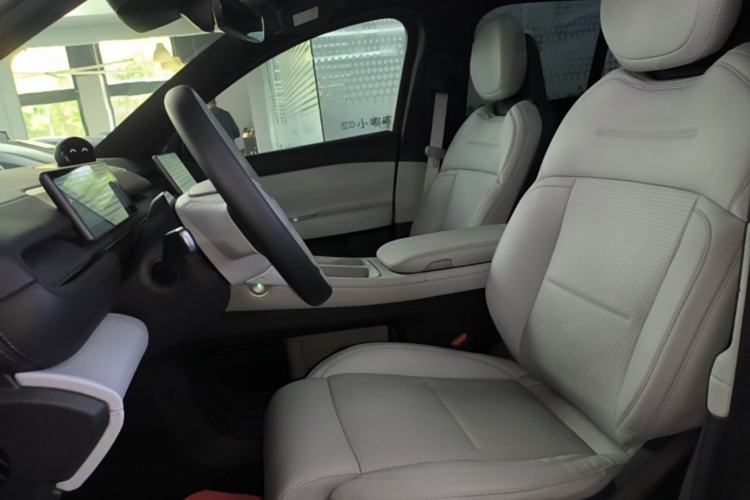 Used Nio ES6 2024 75 kWh Left Front Seat