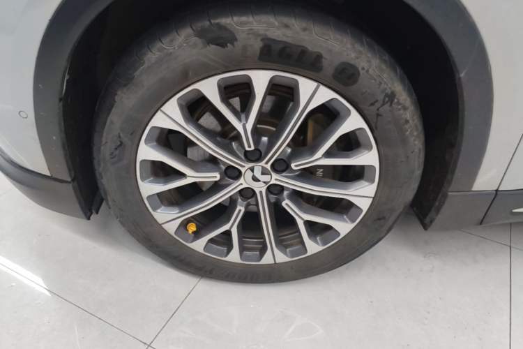 Used Nio ES6 2024 75 kWh Left Front Wheel Hub
