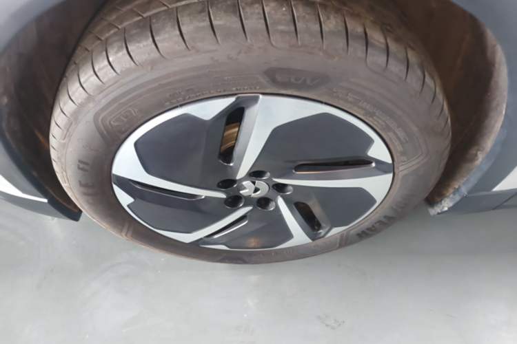 Used Nio ES6 2024 75 kWh Left Front Wheel Hub