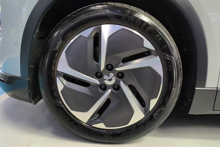 Used Nio ES6 2024 75 kWh Left Front Wheel Hub