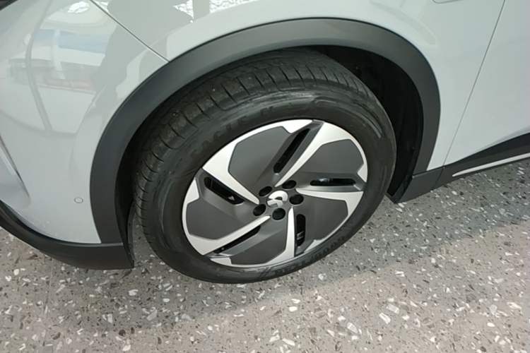 Used Nio ES6 2024 75 kWh Left Front Wheel Hub