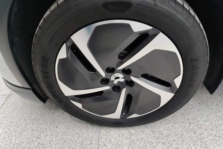 Used Nio ES6 2024 75 kWh Left Front Wheel Hub
