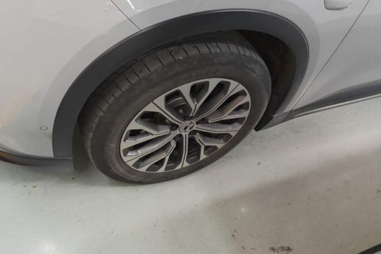 Used Nio ES6 2024 75 kWh Left Front Wheel Hub
