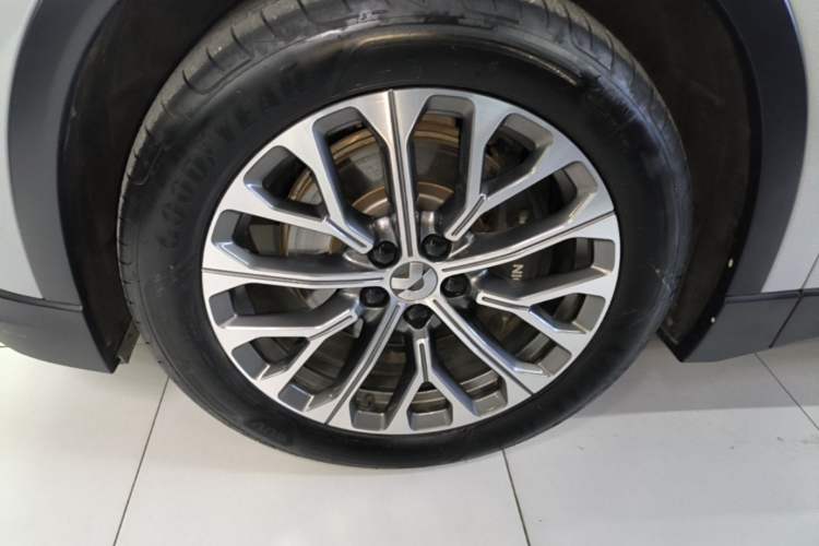 Used Nio ES6 2024 75 kWh Left Front Wheel Hub