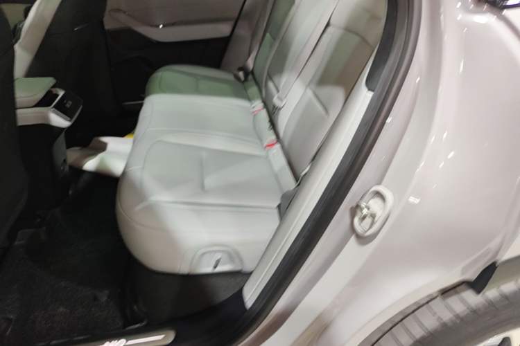 Used Nio ES6 2024 75 kWh Left Rear Seat