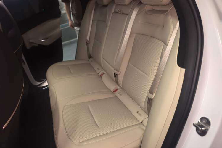 Used Nio ES6 2024 75 kWh Left Rear Seat
