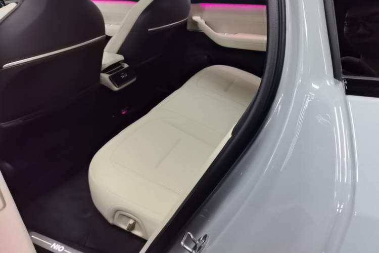 Used Nio ES6 2024 75 kWh Left Rear Seat