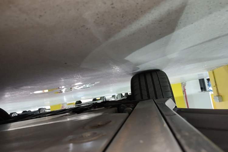 Used Nio ES6 2024 75 kWh Left Side Sill