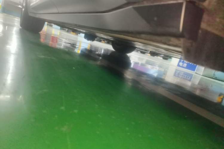 Used Nio ES6 2024 75 kWh Left Side Sill