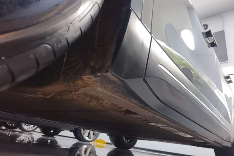 Used Nio ES6 2024 75 kWh Left Side Sill