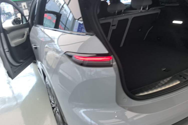Used Nio ES6 2024 75 kWh Rear Left 45 Deg