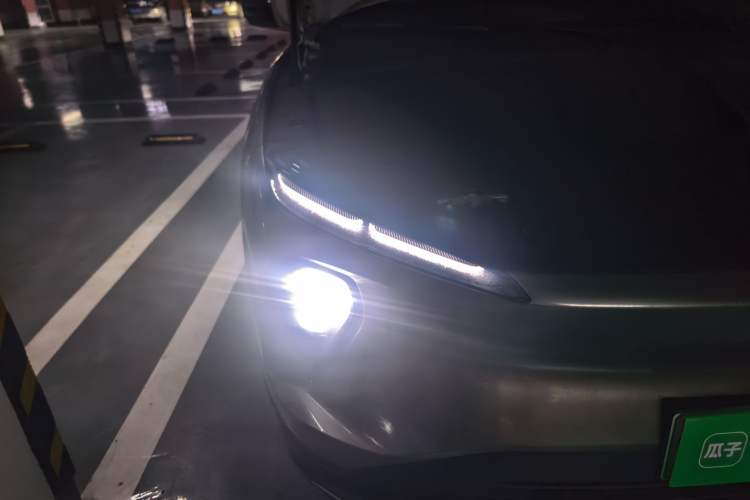 Used Nio ES6 2024 75 kWh Right Front Headlight