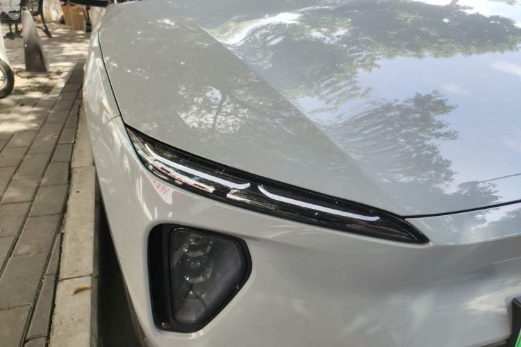 Used Nio ES6 2024 75 kWh Right Front Headlight