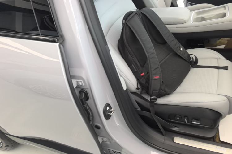 Used Nio ES6 2024 75 kWh Right Front Seat