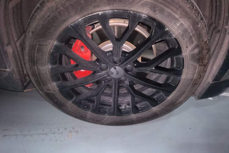 Used Nio ES6 2024 75 kWh Right Front Wheel Hub