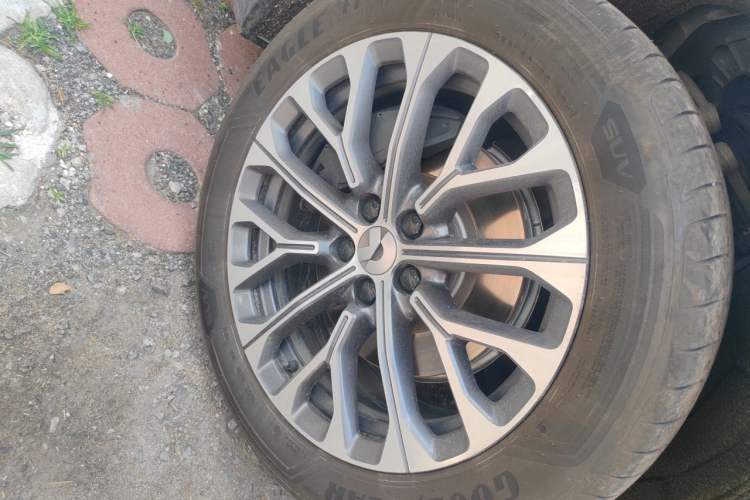 Used Nio ES6 2024 75 kWh Right Front Wheel Hub