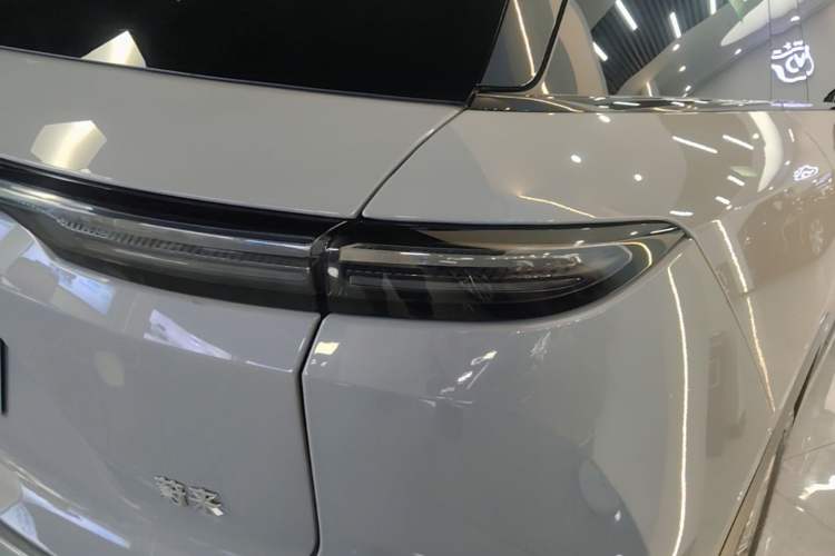 Used Nio ES6 2024 75 kWh Right Rear Taillight