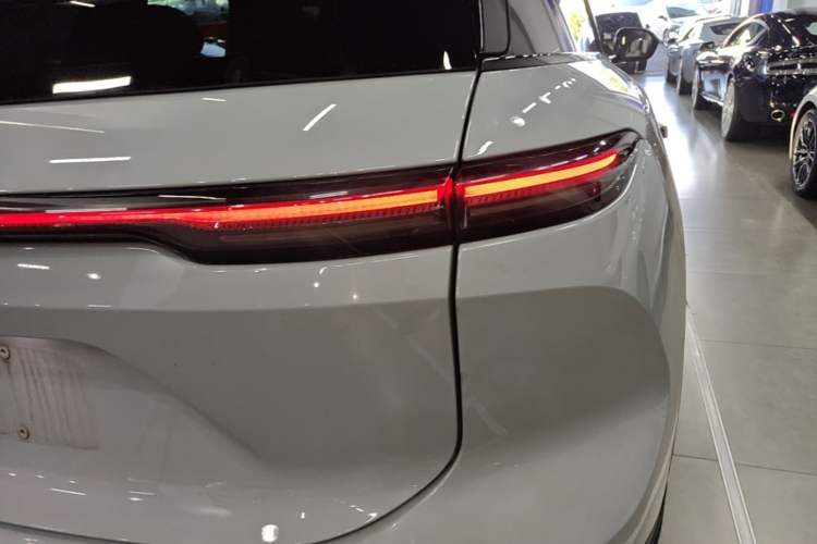 Used Nio ES6 2024 75 kWh Right Rear Taillight