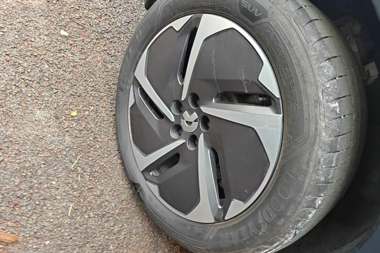 Used Nio ES6 2024 75 kWh Right Rear Wheel Hub