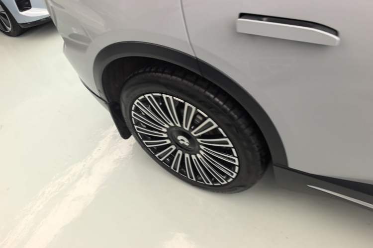 Used Nio ES6 2024 75 kWh Right Rear Wheel Hub