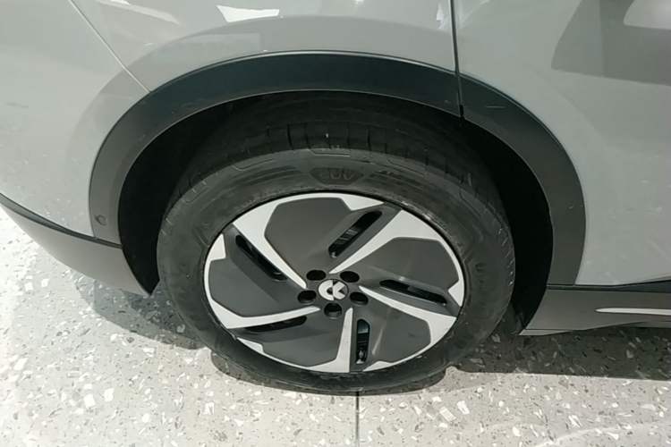 Used Nio ES6 2024 75 kWh Right Rear Wheel Hub