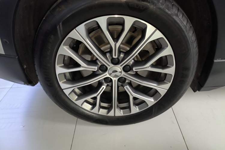 Used Nio ES6 2024 75 kWh Right Rear Wheel Hub