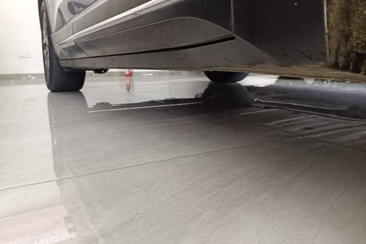 Used Nio ES6 2024 75 kWh Right Side Sill
