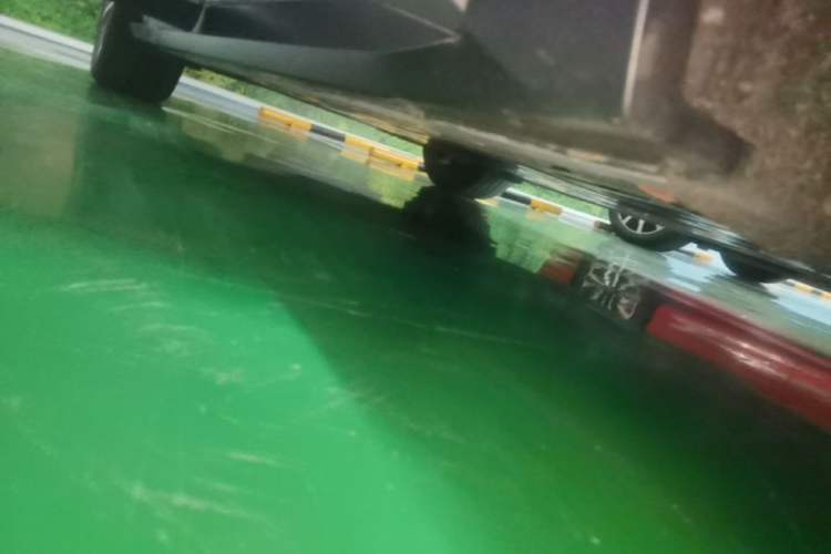 Used Nio ES6 2024 75 kWh Right Side Sill