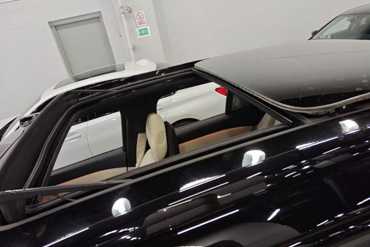 Used Nio ES6 2024 75 kWh Roof