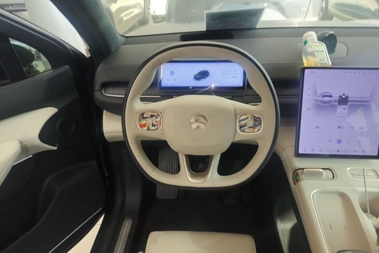Used Nio ES6 2024 75 kWh Steering Wheel