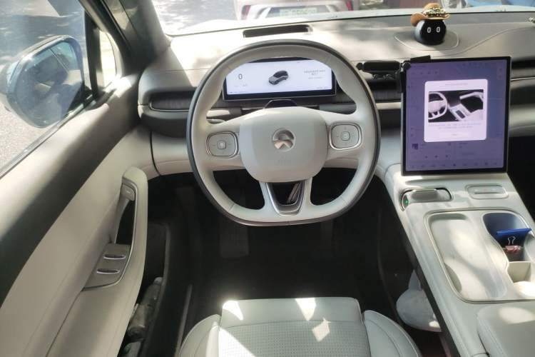 Used Nio ES6 2024 75 kWh Steering Wheel