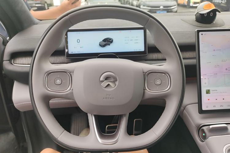 Used Nio ES6 2024 75 kWh Steering Wheel