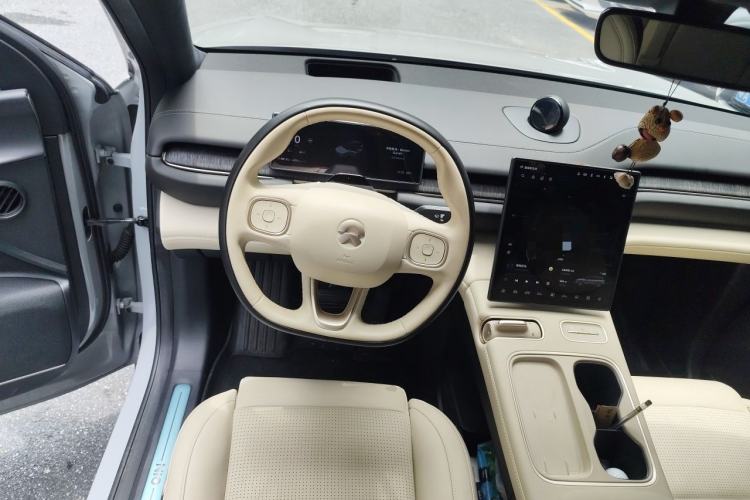 Used Nio ES6 2024 75 kWh Steering Wheel