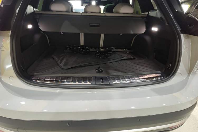Used Nio ES6 2024 75 kWh Trunk
