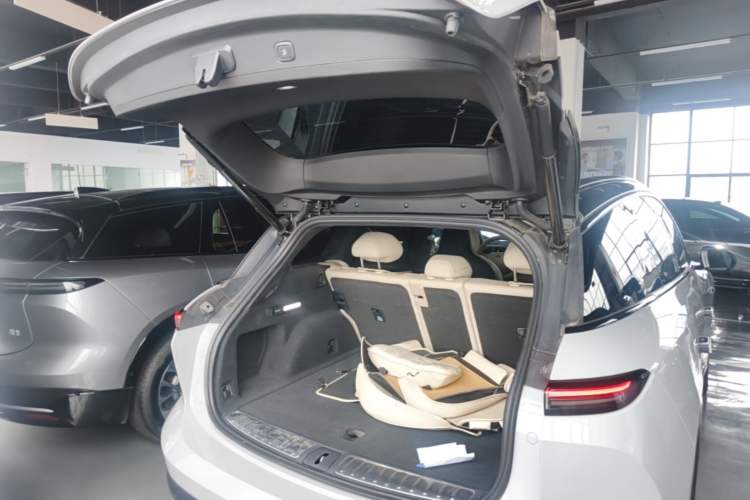 Used Nio ES6 2024 75 kWh Trunk