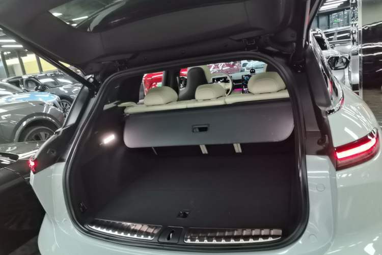 Used Nio ES6 2024 75 kWh Trunk