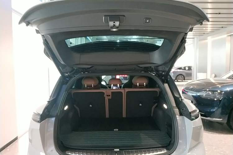 Used Nio ES6 2024 75 kWh Trunk