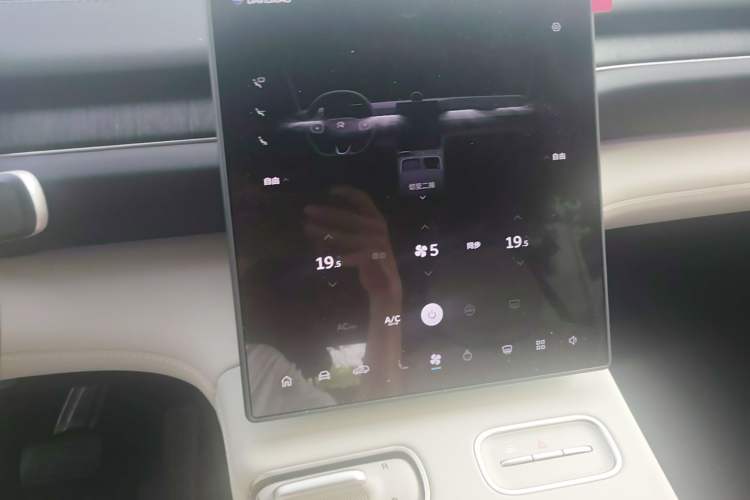 Used Nio ES6 2024 75 kWh Audio And AC Panel