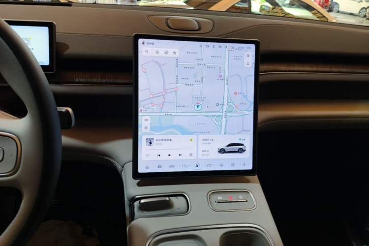 Used Nio ES6 2024 75 kWh Audio And AC Panel
