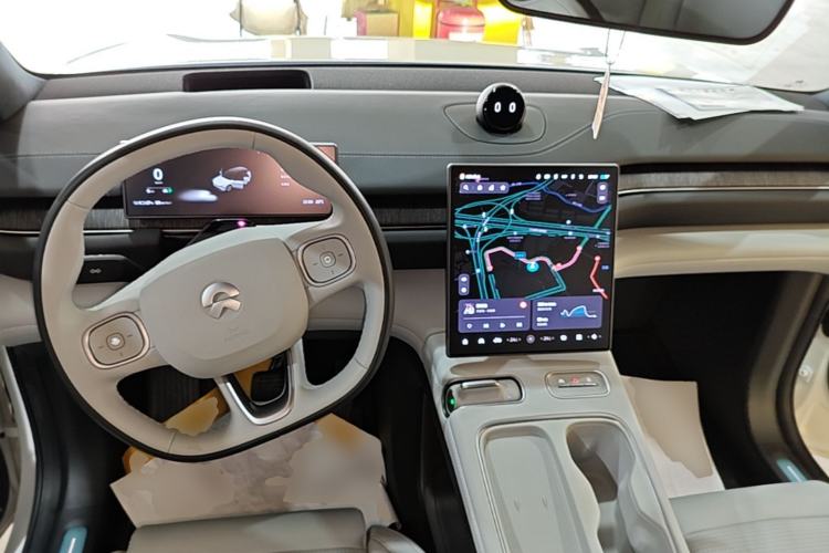 Used Nio ES6 2024 75 kWh Center Console