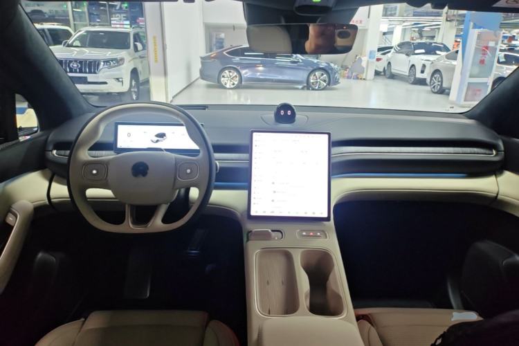 Used Nio ES6 2024 75 kWh Center Console