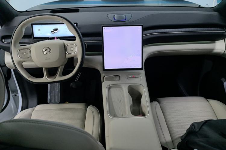 Used Nio ES6 2024 100kWh Center Console