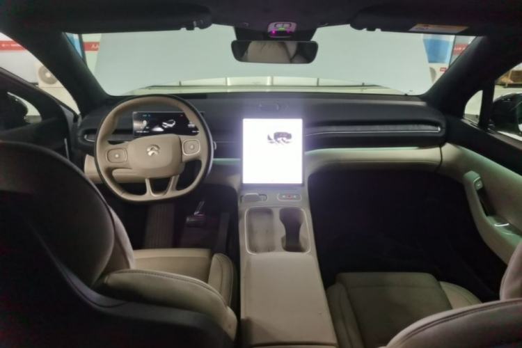 Used Nio ES6 2024 75 kWh Center Console